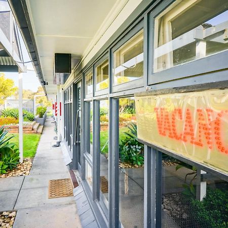 Meningie Waterfront Motel Екстер'єр фото