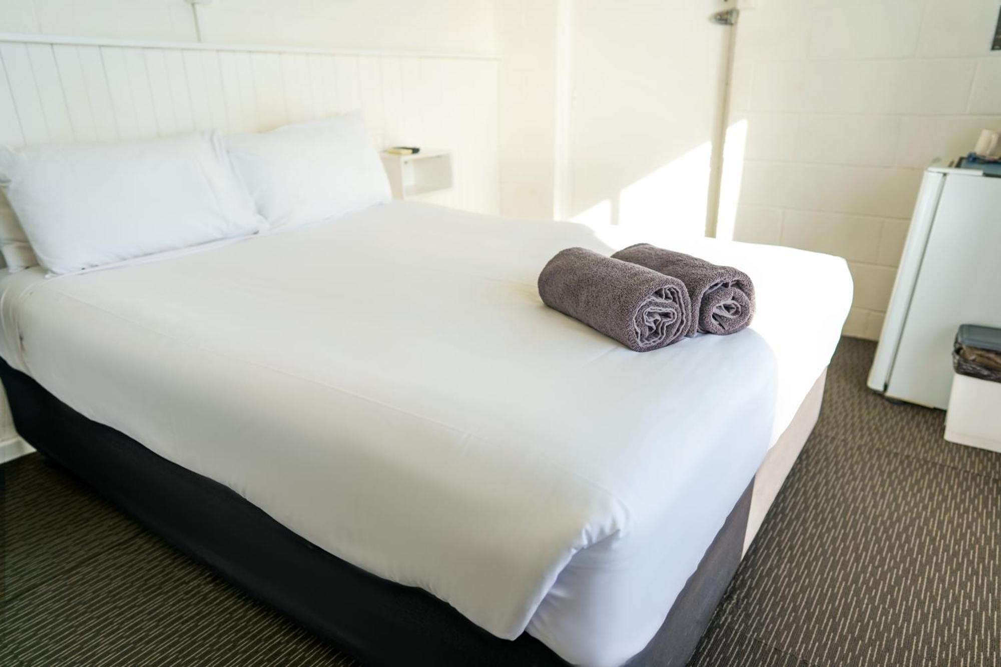 Meningie Waterfront Motel Екстер'єр фото