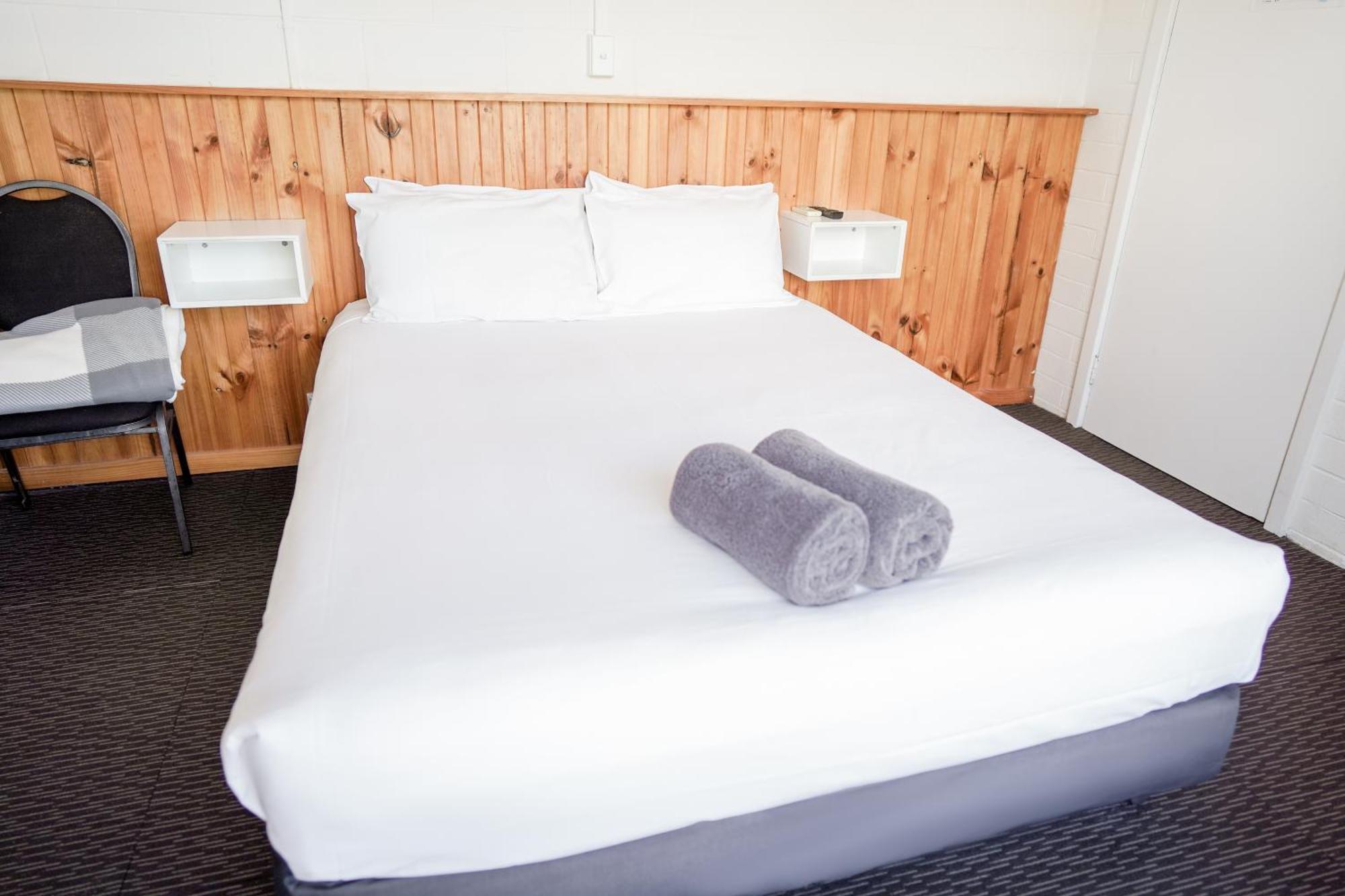 Meningie Waterfront Motel Екстер'єр фото