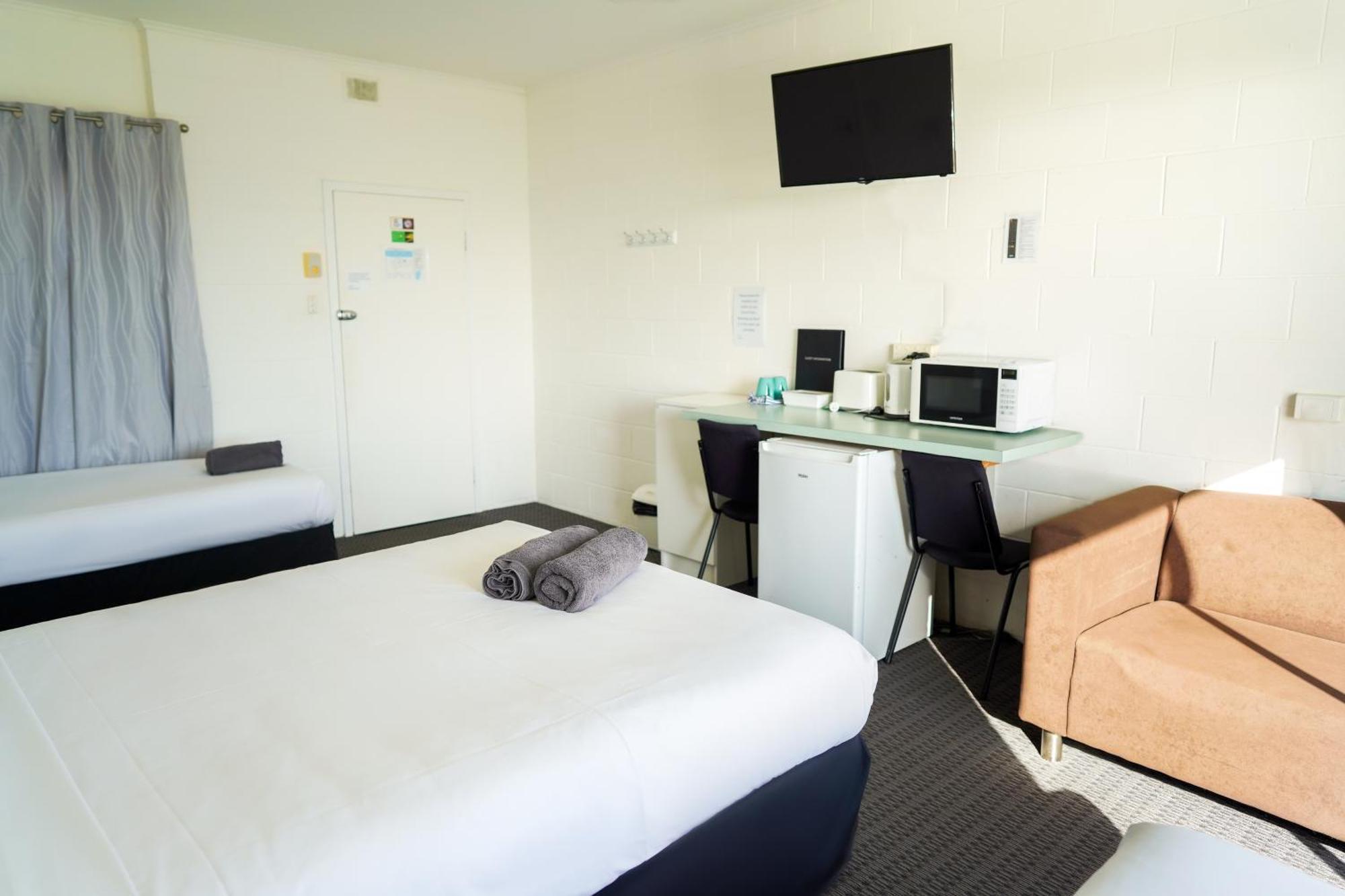 Meningie Waterfront Motel Екстер'єр фото
