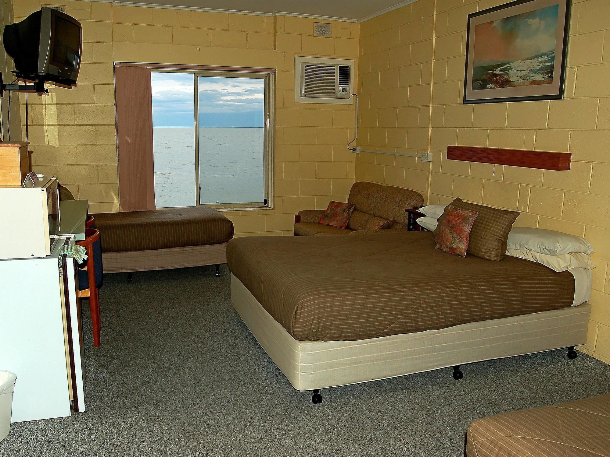Meningie Waterfront Motel Екстер'єр фото