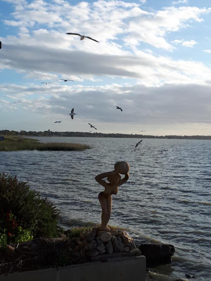 Meningie Waterfront Motel Екстер'єр фото